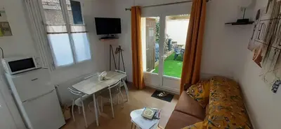 Télévision ou salle de divertissement dans l'établissement L'Escapade Tréportaise