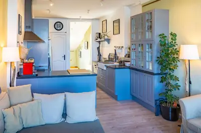 Cuisine ou kitchenette dans l'établissement Maison de ville en bord de Seine à La Bouille