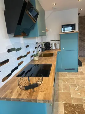 Cuisine ou kitchenette dans l'établissement Gîte de l'Epinay Mirabelle
