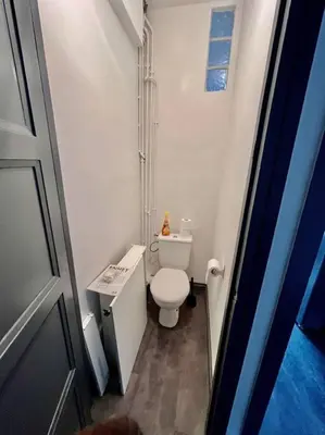 Salle de bains dans l'établissement Le Lovely avec parking