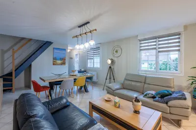 Coin salon dans l'établissement Les 3 Hirondelles - Maison avec grand jardin