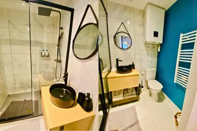 Salle de bains dans l'établissement L'Aurore Berbère, hypercentre de Rouen, au calme