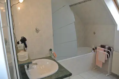Salle de bains dans l'établissement Gîte Les Chênes