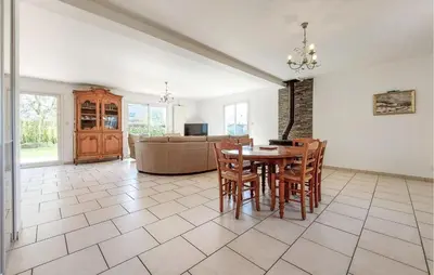 Coin salon dans l'établissement Stunning Home In St Paer With Wifi