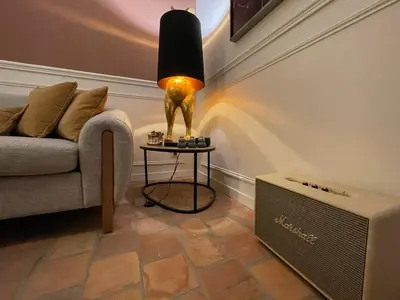 Coin salon dans l'établissement La Petite Maison de Giverny - Gîte de charme 5 étoiles au cœur du village - Maison 3 Chambres 3 Salles de Bain - Jardin - Privatisation