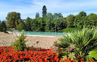 Piscine de l'établissement Cozy Home In Le Vaumain With Kitchen ou située à proximité