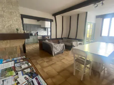 Cuisine ou kitchenette dans l'établissement Maison calme
