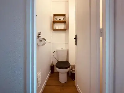 Salle de bains dans l'établissement Spacieux logement en famille - 296