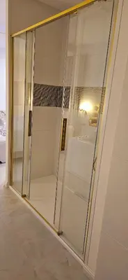 Salle de bains dans l'établissement Douceur Dorée