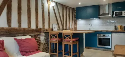Cuisine ou kitchenette dans l'établissement Le Thuit - F2 Plain pied tout équipé à la ferme