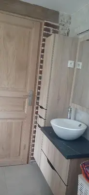 Salle de bains dans l'établissement Le Thuit - F2 Plain pied tout équipé à la ferme
