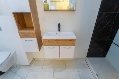 Salle de bains dans l'établissement L'invention poétique - T2 charmant en Hyper centre
