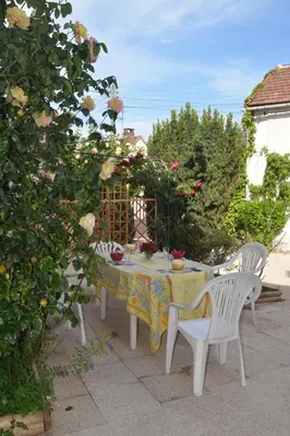 Jardin de l'établissement Gtes Aux Portes de lEure Les Coquelicots