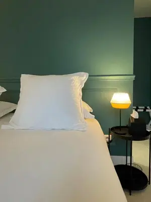 Un ou plusieurs lits dans un hébergement de l'établissement La Petite Maison de Giverny - Dernière minute -Chambre dans Gîte 5 étoiles au Cœur du village