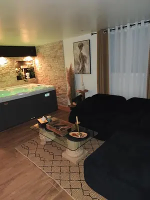 Cuisine ou kitchenette dans l'établissement Château de la sagesse SPA