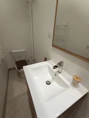 Salle de bains dans l'établissement Studio neuf des amandines
