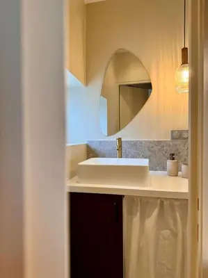 Salle de bains dans l'établissement Charmant loft intime
