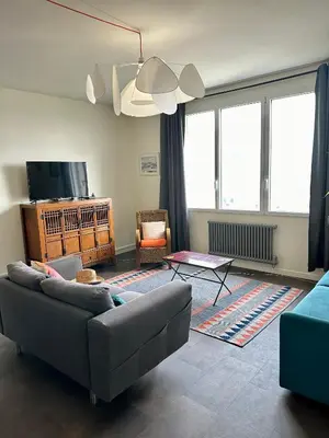 Télévision ou salle de divertissement dans l'établissement LE GAMBETTA