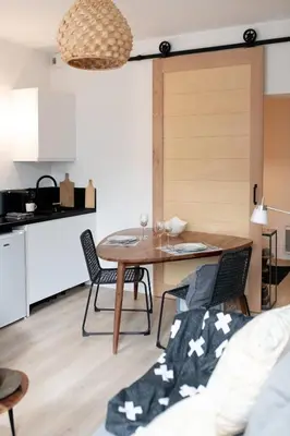 Cuisine ou kitchenette dans l'établissement Le Méridien - app centre-ville