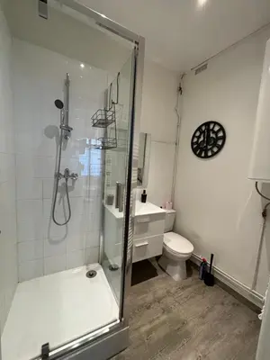 Salle de bains dans l'établissement Le voyage à Dieppe au centre ville