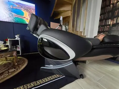 Coin salon dans l'établissement Maison équipée avec petit déjeuner gratuit - balnéo- sauna - siège massant et pièce secrète