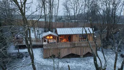 L'établissement Coeur de Lodge spa privatif en hiver