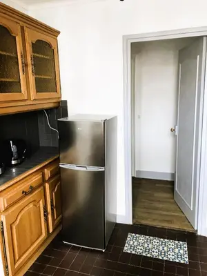 Cuisine ou kitchenette dans l'établissement Appartement meublé Hypercentre Beauvais - 1h de Paris