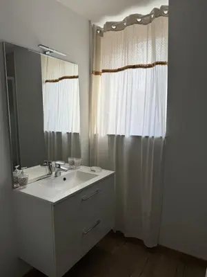 Salle de bains dans l'établissement La Bulle d R