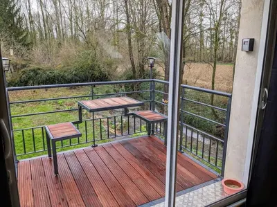 Balcon ou terrasse dans l'établissement Studio neuf et cosy dans un écrin de nature