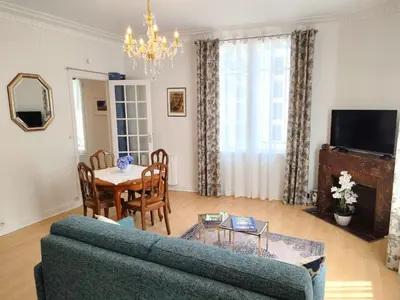 Télévision ou salle de divertissement dans l'établissement Appartement Le Baron Cœur de Rouen - Normandie