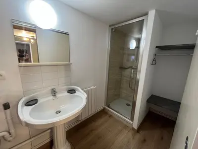 Salle de bains dans l'établissement L'Herbe de grâce