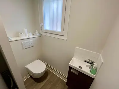 Salle de bains dans l'établissement La maison Bridgerton -325