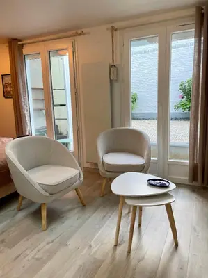 Coin salon dans l'établissement Jardins de Castille - 200m de la gare - Home cinéma