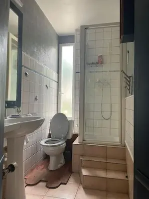Salle de bains dans l'établissement Charmant 110m2 avec jardin privé