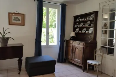 Coin salon dans l'établissement Charmant 110m2 avec jardin privé