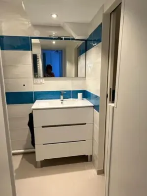 Salle de bains dans l'établissement Beau studio dans un cadre exceptionnel de verdure