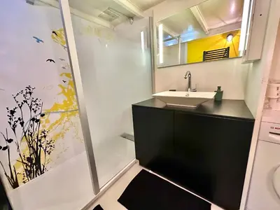 Salle de bains dans l'établissement Le Loft Rouen Centre