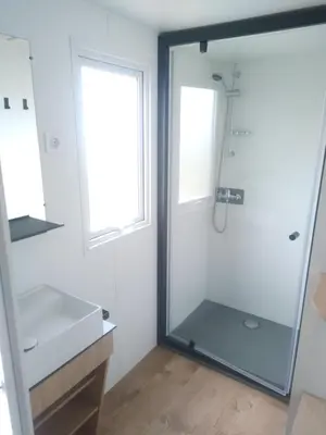Salle de bains dans l'établissement Camping Les Voiles
