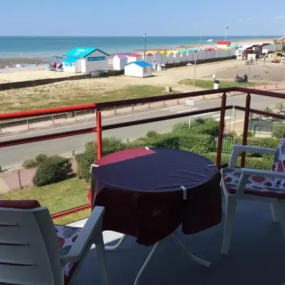 MAGNIFIQUE APPARTEMENT et AVEC VUE SUR MER