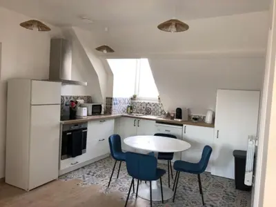 Cuisine ou kitchenette dans l'établissement Appartement F2