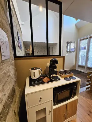 Cuisine ou kitchenette dans l'établissement Une nuit dans le Vexin