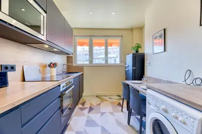Cuisine ou kitchenette dans l'établissement Victoria magnifique appartement spa vue cathédrale