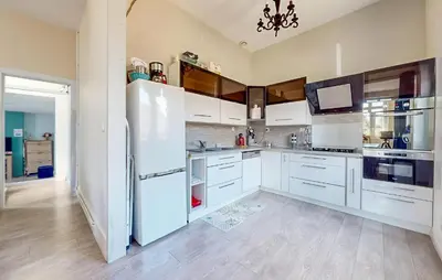 Cuisine ou kitchenette dans l'établissement Stunning Home In Arques La Bataille Arq