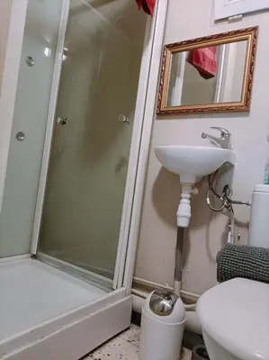Salle de bains dans l'établissement Studio fonctionnel au calme