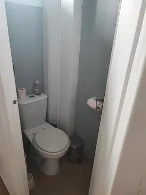 Salle de bains dans l'établissement maison individuelle