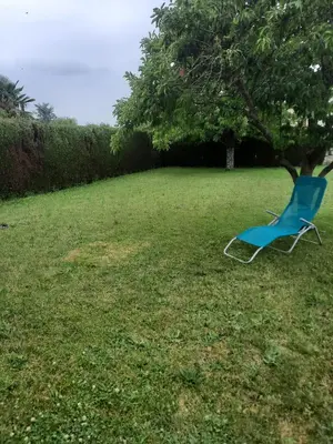 Jardin de l'établissement Appartement meublé neuf, près de Paris et Beauvais