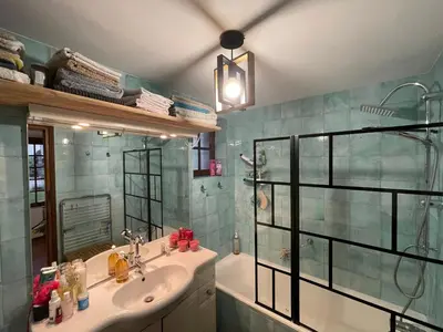 Salle de bains dans l'établissement Grande Maison en bord de Seine