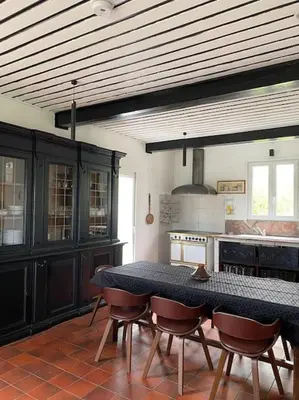 Cuisine ou kitchenette dans l'établissement Calme Normand