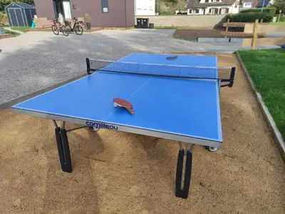 Tennis de table au sein de l'établissement Cottage bungalow le St Vel' ou à proximité