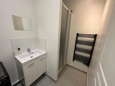 Salle de bains dans l'établissement Appartement Centre-ville 200m gare Vernon - proche Giverny